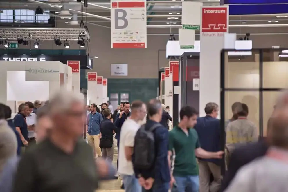 interzum forum italy e Surface in Motion Italia insieme dall'edizione 2026