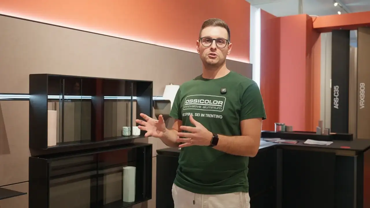 Modus vetrina Line 03 | Mueble alto de aluminio con puertas correderas Ossicolor