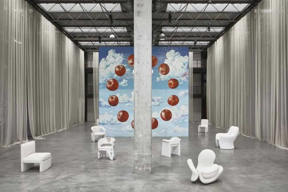 salone raritas NILUFAR_Andres Reisinger_12 Chairs For Meditations_Photo Alejandro Ramirez Orozco.webp